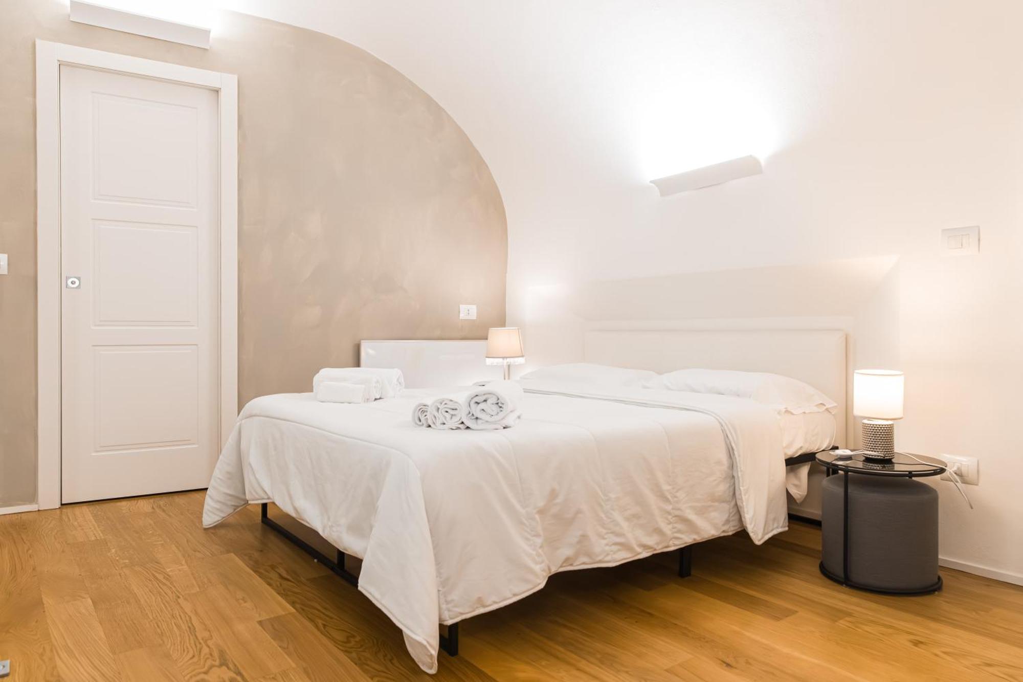 Lilli House - Suite In The Heart Of Болонья Экстерьер фото