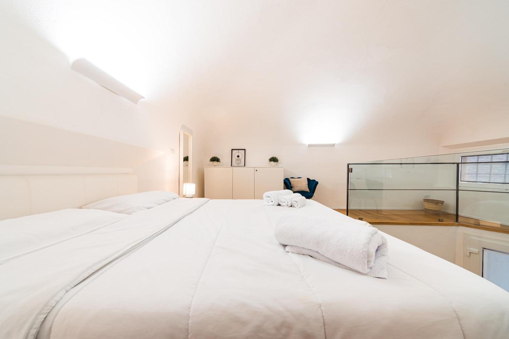 Lilli House - Suite In The Heart Of Болонья Экстерьер фото